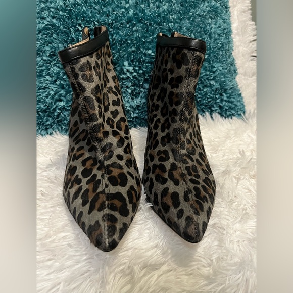 Adrienne Vittadini calf hair cheetah print booties - Picture 10 of 12